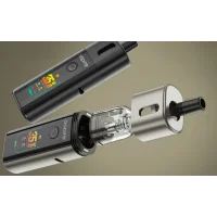 Starter Set Pod Fluffi PRO - 3.5 ml - 2800 mAh - Aspire - vers. FarbenDer Fluffi Pro von Aspire ist ein kompakter und vielseitiger Pod Mod, ideal für Dampfer, die sowohl luftige als auch enge Züge mögen.Ausgestattet mit einem integrierten 2800-mAh-Akku mit schneller USB-C-2A-Aufladung bietet er eine großzügige Autonomie und schnelle Wiederherstellung.Seine einstellbare Leistung von bis zu 40 W ermöglicht eine präzise Steuerung und optimiert Geschmack und Dampf. Das 1,47-Zoll-TFT-Farbdisplay zeigt wichtige Informationen übersichtlich mit einer anpassbaren Benutzeroberfläche an.Die 3,5-ml-Fluffi-Pod-Kartusche mit einfacher Befüllung und Schutzkappe sorgt für eine auslaufsichere Verwendung. Der für VG-reiche E-Liquids optimierte Dual-Mesh-Widerstand von 0,4 Ω garantiert reichlich Dampf und intensive Aromen.17324Aspire33,90&nbsp;CHFsmoke-shop.ch33,90&nbsp;CHF