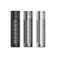 Mod Blaster - BD Vape - 21700/18650 LED RGB - 26 mm - vers. FarbenDer Blaster Mod Gun Edition by BD Vape, ein elektronischer Röhrenmod, der für das „Cloud Chasing“ bewaffnet ist.Funktioniert mit einem&nbsp; 21700 oder 18650 (nicht enthalten).Bypass-Funktion: Der Mod Blaster wird immer die maximal verfügbare Leistung senden, abhängig von der verbleibenden Akkulaufzeit.Die Leistung eines mechatronischen Mods, die Sicherheit eines elektronischen Mods, ein mechatronischer Mod!RGB-LED-System, das die verbleibende Akkulaufzeit anzeigt.Design aus rostfreiem Stahl verleiht dem Gerät eine hohe Robustheit.Keine Notwendigkeit, die Leistung einzustellen oder zu regulieren, dank eines Mosfets.Vorbildliche Griffigkeit und Verarbeitung mit rutschfestem Design.Verdampfer mit einem maximalen Durchmesser von 26 mm werden mit dem Blaster flushen.Batterie:&nbsp; 18650 oder 21700 nicht im Lieferumfang enthalten !16302BD Vape79,90&nbsp;CHFsmoke-shop.ch79,90&nbsp;CHF