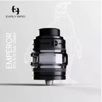 Emperor RTA 5/6.5ml 30mm - Early Bird - SelbstwickelverdampferDer Emperor RTA ist ein wahres kleines Wunderwerk von Early Bird und hat einige überzeugende Argumente zu bieten.Postless Single/Dual-Coil-Deck für eine einfache Installation der Coils.Kompatibel mit Coils mit einem maximalen Innendurchmesser von 3,5 mm.Fassungsvermögen von 5/6,5 ml und Befüllung von oben.Einstellbarer Airflow mit innovativem System für optimale Luftverteilung, perfekt für DL-Züge.Große Flüssigkeitszufuhr für eine leichtere Imprägnierung der Baumwolle und verbesserte Auslaufsicherheit.Lange oder kurze 810 Wide Bore Drip Tip (im Lieferumfang enthalten).Robuste Konstruktion aus Edelstahl SS316L.Bündig mit Mods, die Verdampfer mit einem maximalen Durchmesser von 30 mm aufnehmen.Emperor RTA 5/6.5ml 30mm - Early Bird - Selbstwickelverdampfer17376Early Bird -74,90 CHFsmoke-shop.ch74,90 CHF Emperor RTA 5/6.5ml 30mm - Early Bird - SelbstwickelverdampferDer Emperor RTA ist ein wahres kleines Wunderwerk von Early Bird und hat einige überzeugende Argumente zu bieten.Postless Single/Dual-Coil-Deck für eine einfache Installation der Coils.Kompatibel mit Coils mit einem maximalen Innendurchmesser von 3,5 mm.Fassungsvermögen von 5/6,5 ml und Befüllung von oben.Einstellbarer Airflow mit innovativem System für optimale Luftverteilung, perfekt für DL-Züge.Große Flüssigkeitszufuhr für eine leichtere Imprägnierung der Baumwolle und verbesserte Auslaufsicherheit.Lange oder kurze 810 Wide Bore Drip Tip (im Lieferumfang enthalten).Robuste Konstruktion aus Edelstahl SS316L.Bündig mit Mods, die Verdampfer mit einem maximalen Durchmesser von 30 mm aufnehmen.Emperor RTA 5/6.5ml 30mm - Early Bird - Selbstwickelverdampfer17376Early Bird -74,90 CHFsmoke-shop.ch74,90 CHF
