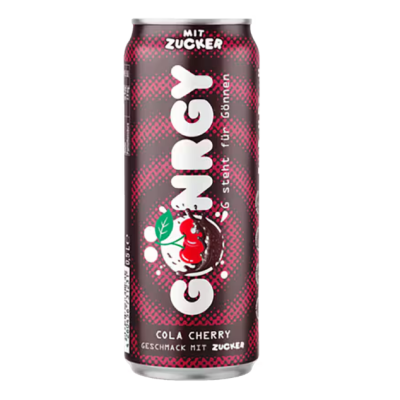 500 ml - Cola Cherry - Gönrgy - Energy Drink500 ml - Cola Cherry - Gönrgy - Energy DrinkMarke &amp; Labels: GönrgyHerstellungsland:&nbsp; Deutschland Zutaten Wasser, Zucker, Kohlensäure, Säureregulatoren: Calciumlactat, Magnesiumcarbonate: Säuerungsmittel (Citronensäure), natürliches Aroma, Koffein*, Taurin (0.03%), Vitaminmischung (Niacin, Pantothensäure, Vitamin B6, thiamin, Biotin und Vitamin B12, Ginkgoextrakt (0.01%), Panax Ginseng Wurzelextrakt (0.005%), Grüntee-Extrakt (0.005%), färbendes konzentrat (schwarze karotte, Süsskartoffel, Saflor). Stabilisatoren: Glycerinester aus Wurzelharz, Gummi Arabicum.* Koffein aus grünen Kaffeebohnen.17448Energy Drinks2,60&nbsp;CHFsmoke-shop.ch2,60&nbsp;CHF