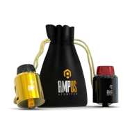 Screwless Two Post 25mm RDA Ampus (Selbstwickelverdampfer)Der Screwless Two Post 25mm RDA von Ampus überzeugt durch sein innovatives schraubenloses Deck und eine besonders einfache Handhabung. Mit einem Durchmesser von 25 mm sowie einer tiefen Liquidwanne von 5 mm bietet dieser Tröpfelverdampfer ausreichend Platz für komfortables Wickeln und eine hervorragende Liquidaufnahme.Dank des praktischen Two-Post-Decks lassen sich Coils schnell und unkompliziert montieren – ganz ohne Schraubenzieher. Das screwless System ermöglicht eine einfache Befestigung der Coils und sorgt für eine benutzerfreundliche Nutzung, ideal für Anfänger und erfahrene Dampfer gleichermaßen.Der hitzebeständige RDA punktet zudem mit einer robusten Verarbeitung und sorgt für ein intensives Geschmacks- und Dampferlebnis.Highlights:Innovatives schraubenloses DeckKein Schraubenzieher zur Coil-Befestigung notwendig25 mm Durchmesser5 mm tiefe LiquidwanneEinfaches Two-Post-SystemHitzebeständige VerarbeitungIntensiver Geschmack und starke DampfentwicklungLieferumfang:1x Screwless Two Post 25mm RDA – Ampus6480Pulsei Tech14,40&nbsp;CHFsmoke-shop.ch14,40&nbsp;CHF