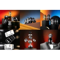 AN RTA 3.5/4.5ml 25mm - Thunder Cloud x Coilturd (Selbstwickler)AN RTA by ThunderCloud × Coilturd – Maximale Aromenentfaltung und höchste FlexibilitätDer AN RTA von ThunderCloud und Coilturd wurde entwickelt, um die intensive Geschmacksentfaltung eines Tröpfelverdampfers (RDA) mit dem Komfort eines modernen Tankverdampfers zu vereinen. Dank seines innovativen postlosen Single- und Dual-Coil-Decks, des flexiblen Airflow-Systems und der hochwertigen Verarbeitung richtet sich dieser RTA an anspruchsvolle Dampfer, die keine Kompromisse bei Geschmack und Performance eingehen möchten.Das großzügige Tankvolumen von 3,5 ml bzw. 4,5 ml ermöglicht lange Dampfsessions, während das praktische Top-Fill-System mit Vierteldrehung ein schnelles und sauberes Nachfüllen gewährleistet. Das austauschbare Airflow-System bietet eine präzise Anpassung des Luftzugs von restriktivem Direct Lung (RDL) bis hin zu offenem Direct Lung (DL).Gefertigt aus hochwertigem Edelstahl und mit einem Durchmesser von 25 mm schließt der AN RTA bündig mit den meisten modernen Akkuträgern ab.17618Thunder Cloud x EL69,90 CHFsmoke-shop.ch69,90 CHF AN RTA 3.5/4.5ml 25mm - Thunder Cloud x Coilturd (Selbstwickler)AN RTA by ThunderCloud × Coilturd – Maximale Aromenentfaltung und höchste FlexibilitätDer AN RTA von ThunderCloud und Coilturd wurde entwickelt, um die intensive Geschmacksentfaltung eines Tröpfelverdampfers (RDA) mit dem Komfort eines modernen Tankverdampfers zu vereinen. Dank seines innovativen postlosen Single- und Dual-Coil-Decks, des flexiblen Airflow-Systems und der hochwertigen Verarbeitung richtet sich dieser RTA an anspruchsvolle Dampfer, die keine Kompromisse bei Geschmack und Performance eingehen möchten.Das großzügige Tankvolumen von 3,5 ml bzw. 4,5 ml ermöglicht lange Dampfsessions, während das praktische Top-Fill-System mit Vierteldrehung ein schnelles und sauberes Nachfüllen gewährleistet. Das austauschbare Airflow-System bietet eine präzise Anpassung des Luftzugs von restriktivem Direct Lung (RDL) bis hin zu offenem Direct Lung (DL).Gefertigt aus hochwertigem Edelstahl und mit einem Durchmesser von 25 mm schließt der AN RTA bündig mit den meisten modernen Akkuträgern ab.17618Thunder Cloud x EL69,90 CHFsmoke-shop.ch69,90 CHF