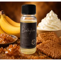 40 ml Babylon - Jin & Juice - ShortfillMit Babylon präsentiert Jin'n Juice aus dem französischen Maousse Lab ein außergewöhnliches Dessert-Aroma für alle Liebhaber süßer und cremiger Geschmackskompositionen. Der authentische Geschmack einer reifen Banane trifft auf karamellisierten braunen Zucker und wird von einer luftigen Schlagsahne perfekt abgerundet. Knusprige Spekulatius-Kekse verleihen dem Aroma eine würzige Note und sorgen für ein harmonisches, vielschichtiges Dampferlebnis.Die ausgewogene Kombination aus fruchtiger Banane, cremiger Sahne und feinen Keksaromen macht Babylon zu einem echten Genuss für Fans von intensiven Gourmet-Liquids. Jeder Zug erinnert an ein frisch zubereitetes Dessert und bietet ein angenehm weiches, langanhaltendes Geschmackserlebnis.ProduktdetailsHersteller: Jin'n JuiceHergestellt von: Maousse Lab (Frankreich)Inhalt: 40 ml AromaGeschmack: Reife Banane, karamellisierter brauner Zucker, Schlagsahne, SpekulatiusTyp: Aroma zum Selbermischen (DIY)Hinweis: Das Aroma ist nicht zum puren Dampfen geeignet. Vor der Verwendung mit Base und gegebenenfalls Nikotinshots auffüllen.17704Jin & Juice Premium5,00&nbsp;CHFsmoke-shop.ch5,00&nbsp;CHF