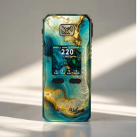 Mod Rayden 220 Volcano Turquoise Opal Rare Edition - BD VapeDer Rayden 220 Volcano Turquoise Opal Rare Edition von BD Vape begeistert mit seinem fein gravierten Metallgehäuse und einer einzigartigen türkisfarbenen Oberfläche mit mineralischen Reflexen. Das exklusive Design macht den leistungsstarken Akkuträger zu einem besonderen Sammlerstück für Liebhaber hochwertiger Hardware.Angetrieben wird der Rayden 220 von zwei separat erhältlichen 18650-Akkus. Der schnelle und reaktionsstarke XT Ultra GT 220 V1.1 Chipsatz ermöglicht eine einstellbare Leistung von 5 bis 220 Watt.Zur Auswahl stehen der Bypass- und der Power-Modus sowie fünf verschiedene Leistungsprofile: MTL, Soft, Normal, Hard und Pro. Im Pro-Modus lässt sich die Leistungskurve individuell an die persönlichen Vorlieben anpassen.Für eine persönliche Gestaltung der Benutzeroberfläche bietet der Akkuträger fünf auswählbare Designs. Im Custom-Modus kann zusätzlich ein eigenes Bild über einen Computer importiert werden. Die entsprechende Software ermöglicht ausserdem Firmware-Updates und die Anpassung der Benutzeroberfläche.Rare Edition - Limitierte Ausgabe - 3000 Stück Weltweit17788BD Vape159,90 CHFsmoke-shop.ch159,90 CHF Mod Rayden 220 Volcano Turquoise Opal Rare Edition - BD VapeDer Rayden 220 Volcano Turquoise Opal Rare Edition von BD Vape begeistert mit seinem fein gravierten Metallgehäuse und einer einzigartigen türkisfarbenen Oberfläche mit mineralischen Reflexen. Das exklusive Design macht den leistungsstarken Akkuträger zu einem besonderen Sammlerstück für Liebhaber hochwertiger Hardware.Angetrieben wird der Rayden 220 von zwei separat erhältlichen 18650-Akkus. Der schnelle und reaktionsstarke XT Ultra GT 220 V1.1 Chipsatz ermöglicht eine einstellbare Leistung von 5 bis 220 Watt.Zur Auswahl stehen der Bypass- und der Power-Modus sowie fünf verschiedene Leistungsprofile: MTL, Soft, Normal, Hard und Pro. Im Pro-Modus lässt sich die Leistungskurve individuell an die persönlichen Vorlieben anpassen.Für eine persönliche Gestaltung der Benutzeroberfläche bietet der Akkuträger fünf auswählbare Designs. Im Custom-Modus kann zusätzlich ein eigenes Bild über einen Computer importiert werden. Die entsprechende Software ermöglicht ausserdem Firmware-Updates und die Anpassung der Benutzeroberfläche.Rare Edition - Limitierte Ausgabe - 3000 Stück Weltweit17788BD Vape159,90 CHFsmoke-shop.ch159,90 CHF