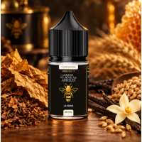 Aroma - La Reine - 30 ml Le Grand Rôle des Abeilles von Protect (DIY)DIY Concentrate La Reine – Le Grand Rôle des Abeilles by Protect | 30 mlLa Reine aus der Serie Le Grand Rôle des Abeilles von Protect ist ein in Frankreich hergestelltes DIY-Aromakonzentrat mit einer ausgewogenen Mischung aus klassischem Tabak, Vanille und Getreidenoten.Im Mittelpunkt steht ein heller Blond-Classic-Tabak, der durch sanfte Vanille und feine Cerealiennoten abgerundet wird. Dadurch entsteht ein weicher, leicht cremiger und harmonischer Tabakgeschmack mit angenehmer Tiefe.GeschmackBlond Classic, Vanille &amp; CerealienEin heller klassischer Tabak trifft auf milde Vanille und dezente Getreidenoten. Die Kombination wirkt ausgewogen und rund und eignet sich besonders für Dampfer, die Tabakaromen mit einer weicheren, leicht gourmandigen Note bevorzugen.Dosierung &amp; ReifezeitDer Hersteller empfiehlt eine Dosierung von 15 %.Nach dem Anmischen sollte das Liquid mindestens 21 Tage reifen. Die längere Reifezeit hilft dabei, dass sich Tabak, Vanille und Cerealien optimal miteinander verbinden und ein ausgewogenes Gesamtaroma entsteht.ProduktdetailsMarke: ProtectSerie: Le Grand Rôle des AbeillesAroma: La ReineGeschmacksrichtung: TabakAromen: Blond Classic, Vanille, CerealienInhalt: 30 mlEmpfohlene Dosierung: 15 %Reifezeit: mindestens 21 TageNikotingehalt: 0 mg/mlHergestellt in: FrankreichProdukttyp: DIY Aroma / KonzentratMischbeispielBei einer Dosierung von 15 % benötigst du für 100 ml fertiges Liquid 15 ml Aroma. Die restlichen 85 ml werden mit einer geeigneten PG/VG-Basis oder einer Kombination aus Base und Nikotinshots aufgefüllt.Wichtiger Hinweis: Hochkonzentriertes Aroma. Nicht pur dampfen. Vor der Verwendung mit einer geeigneten E-Liquid-Basis verdünnen.17795Protect - Frankreich14,90&nbsp;CHFsmoke-shop.ch14,90&nbsp;CHF